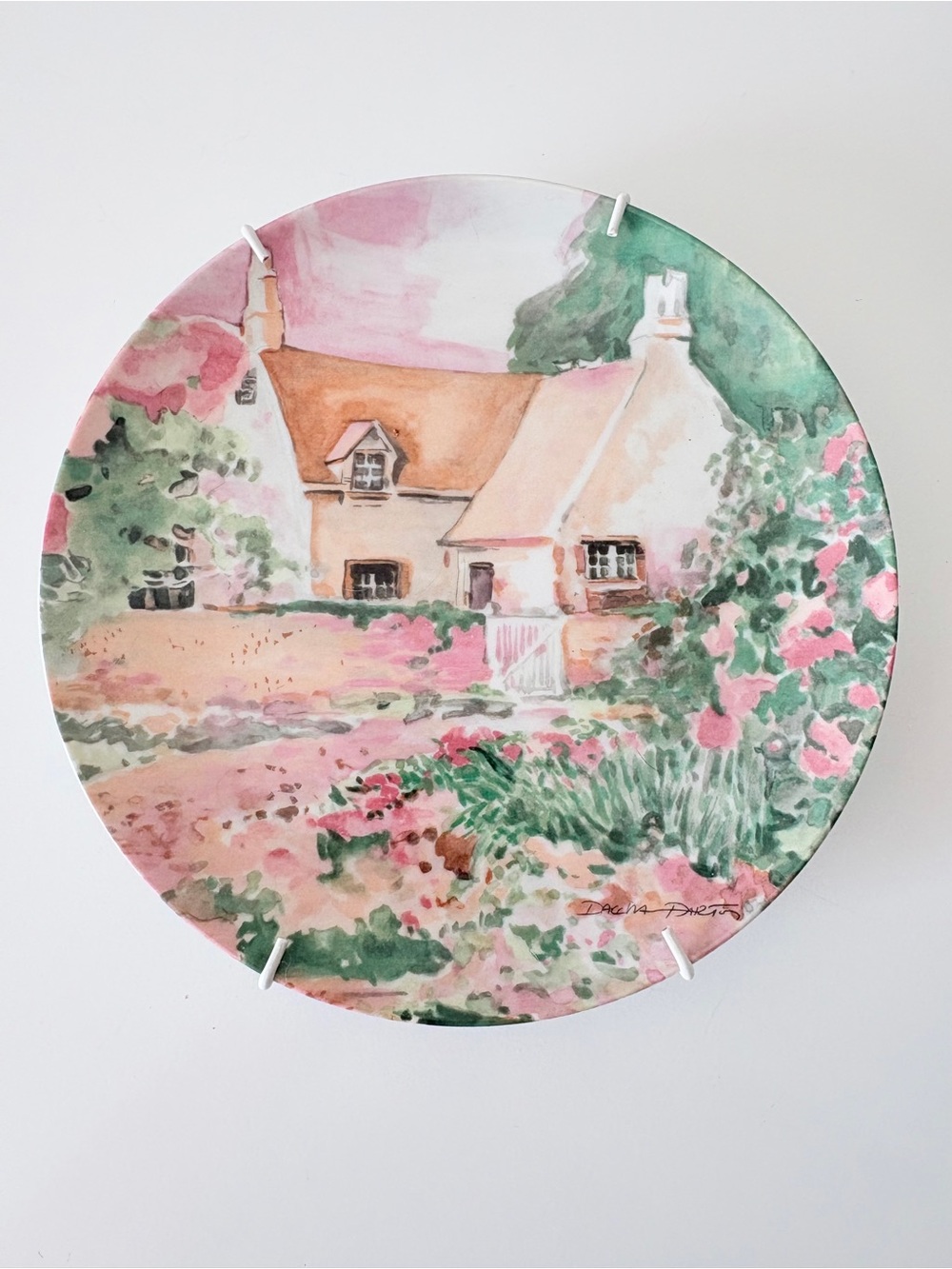 1991 Dawna Barton Wall Plate with Hanger Vandor Made in Japan Cottage Country